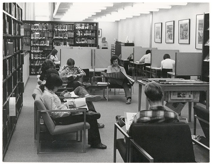 Students study in the library at UW Marathon County